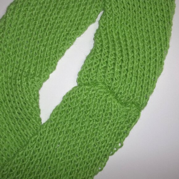Lime Green Infinity Scarf Handmade Knitted Yarn Fashion Accessory Unisex New S79 - Picture 6 of 7